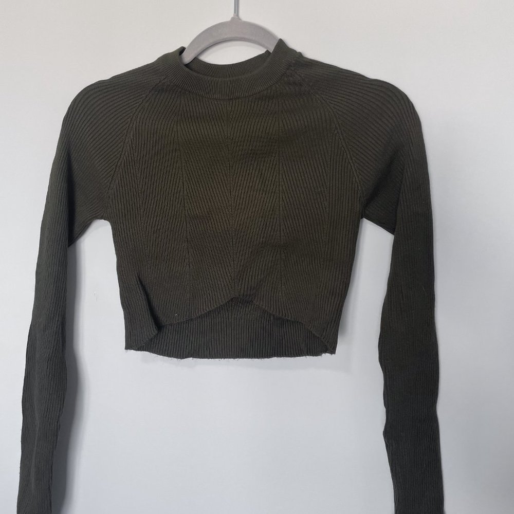 Garage long sleeve crop top